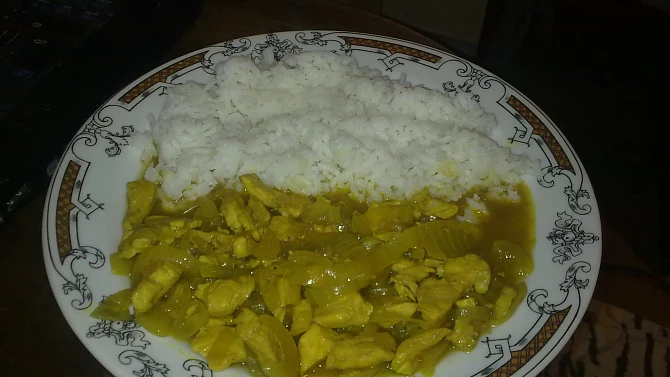 Kuřecí nudličky s cibulí na kari, Kuřecí nudličky s cibulí na kari