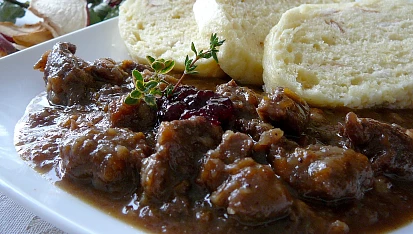 Pomalu pečená srnčí pochoutka