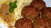 Zapečené mleté koule v houbovo-smetanovém zálivu