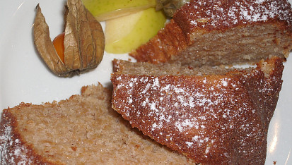 Jablková bábovka s vůní skořice a rumu