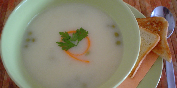 Krémová květáková polévka s hráškem (Krémová květáková polévka s hráškem)
