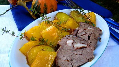 Pečená dýně s bramborami na tymiánu