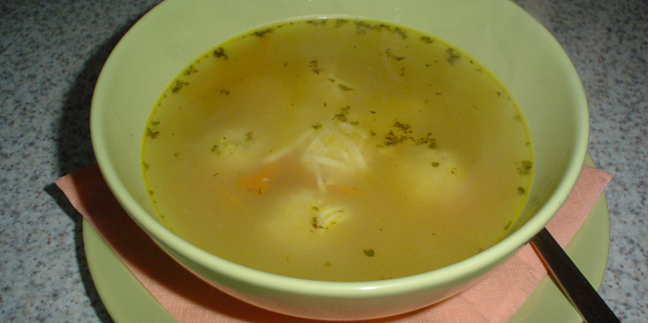 Sváteční česneková polévka se sýrovými knedlíčky (Sváteční česneková polévka se sýrovými knedlíčky)