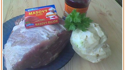 Vepřové roládky s rybízovou marmeládou a celerem, maso,celer,domácí rybíz.marmeláda