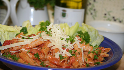 Penne ve smetanovo-rajčatové omáčce