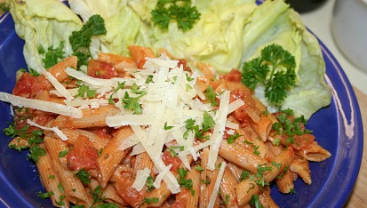 Penne ve smetanovo-rajčatové omáčce