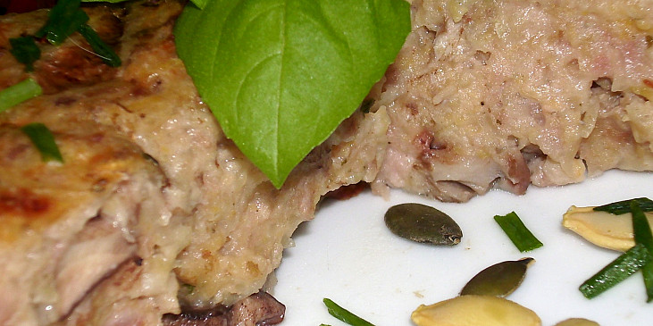 Cuketovo-bramborový nákyp s mletým masem a houbami