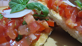 Bruschetta s rajčaty