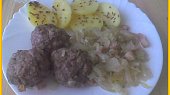 Masové koule s anglickou slaninou na kysaném zelí v parním hrnci, masové koule s angl.slaninou na kys.zelí