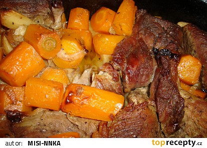 Pečené hovězí s mrkví