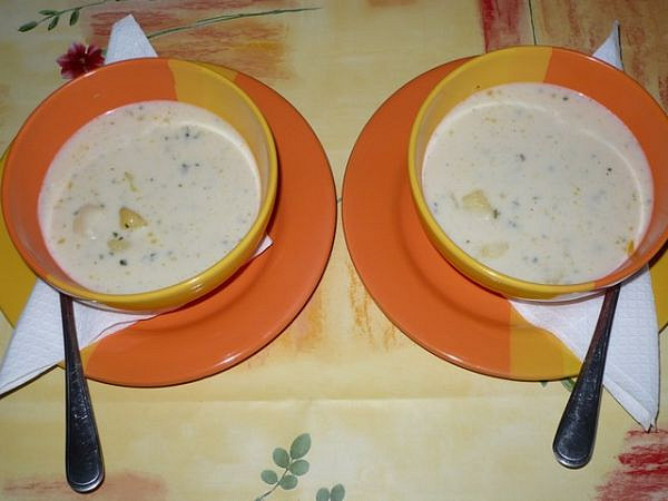 Česnekovo - smetanová (krémová) polévka, Smetanová česnečka :)