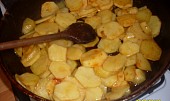 Kuřecí stehna na ementálovém másle s opečenými brambory