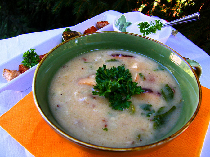 Celerovo-houbová polévka s krutonky