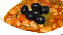 Fasolada -  řecká fazolová polévka, jak ji vaří líná hospodyně