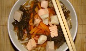 Mioshiru /tradiční japonská polévka/ s třemi druhy ryb.