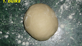 Sádlové rohlíky se škvarkovými knoflíčky