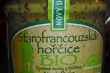 Hovězí pupek  s hrubozrnnou hořčicí
