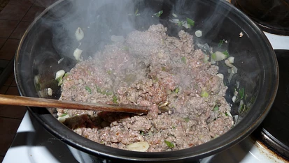 Mleté s kapustou a mrkví (dietní úprava-viz POZN.), restování masa
