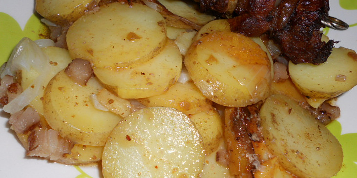 Špekové brambory v tlakovém hrnci