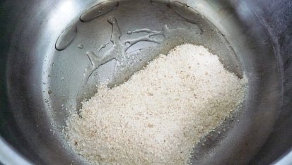Zapečené fazolky se strouhankou
