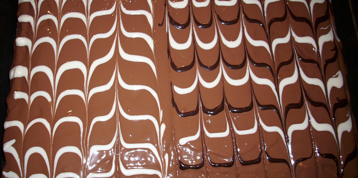 Zdobení čokoládovou polevou (čtyři varianty zdobení)