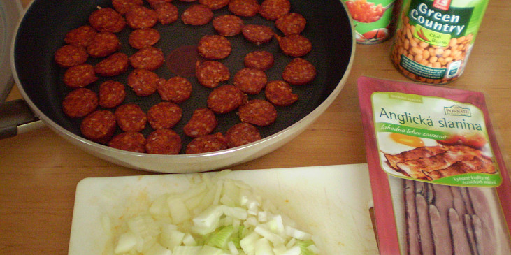 Fazolová chilli pánev (přípravu nepodcenit)