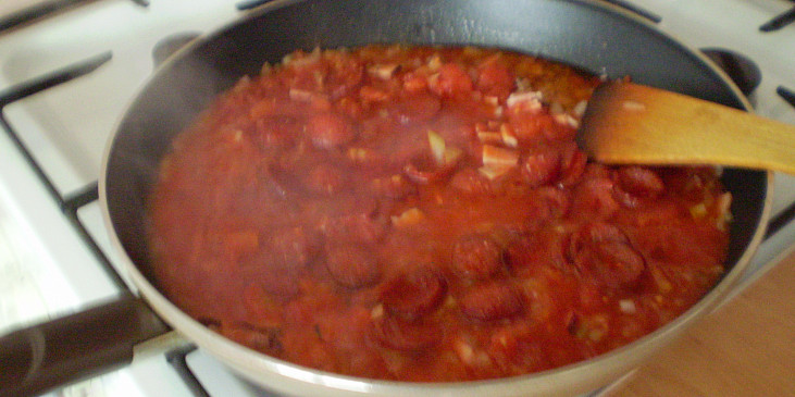 Fazolová chilli pánev (podusíme všechny suroviny)