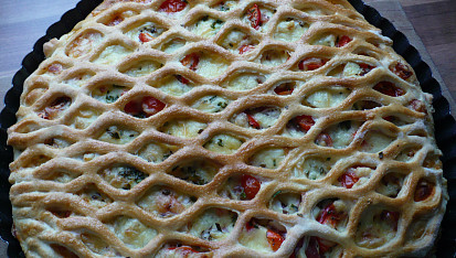 Pizza pod mřížkou