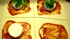 Hermelín skrytý v listovém těste