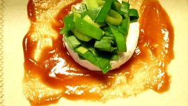 Hermelín skrytý v listovém těste