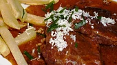 Tymiánové přední hovězí v tomatové omáčce s křenem