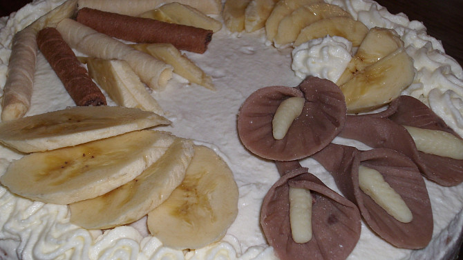 Lehký banánový dort