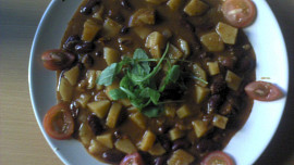Bramborovo-fazolový guláš