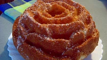 Citronová bábovka s kandovanou citrusovou kůrou