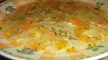 Kedlubnová polévka s vejcem