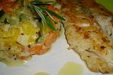 Pangasius s cuketovo-patyzónovým teplým salátem