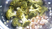 Těstoviny s brokolicí a uzeným masem
