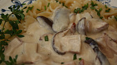 Těstoviny s hříbky v šunkové omáčce