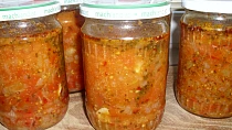 Zavařená rajčatovo-bylinková omáčka