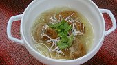 Cibulová polévka s tofu