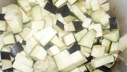 Lilková polévka s těstovinami