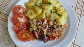 Maso na zelenině se šlehačkou