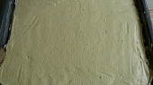 Řez "obližprst", krém natřený na upečeném plátu