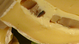 Camembert s hřiby