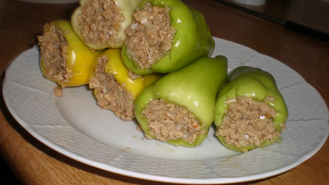 Plněné papriky pro vegetariány a štíhlou linii, ... tak to jsou ony...