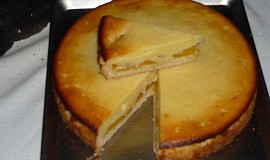 Broskvový koláč z křehkého těsta