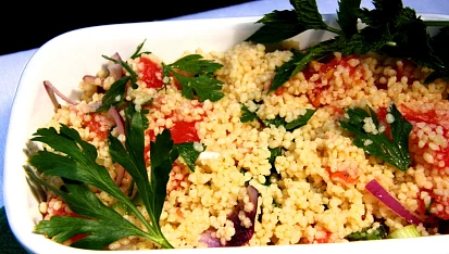 Kuskusový salát - tabbouleh