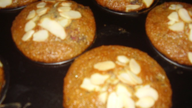 Malinové muffiny s mandlemi