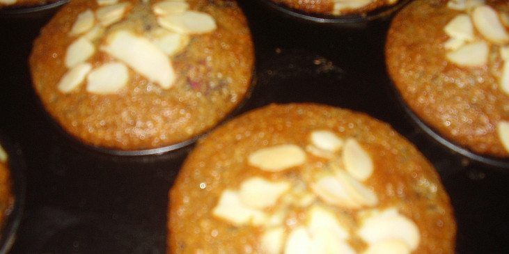 Malinové muffiny s mandlemi
