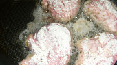 Mozeček v bramborákové krustě, s tzatziky